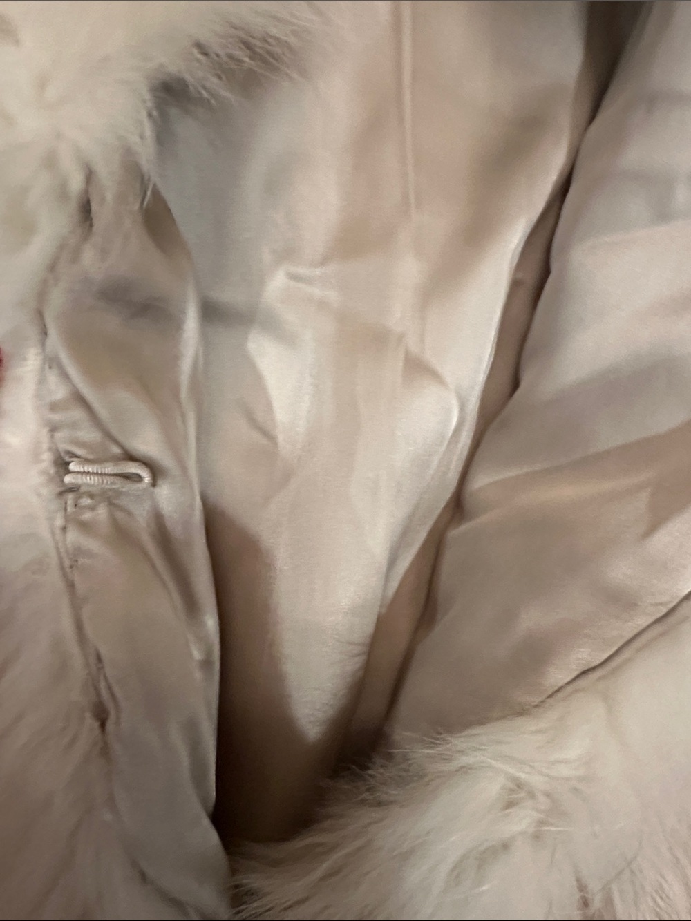 FOX FUR VEST - Picture 3 of 4